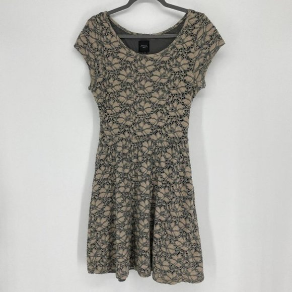 Deletta Anthro grey tan  floral eyelet Brushed Terra skater dress cap sleeve - Picture 2 of 16